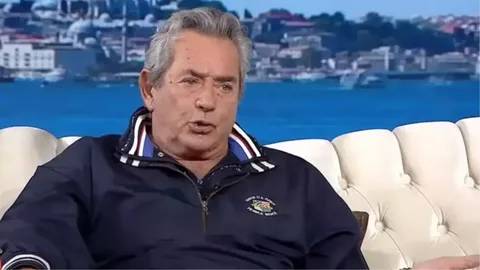 Yeşilçam'da Yıllar Sonra Gelen İtiraf! Salih Güney: Onunla Aynı Sete Bile Girmek İstemedim! 6